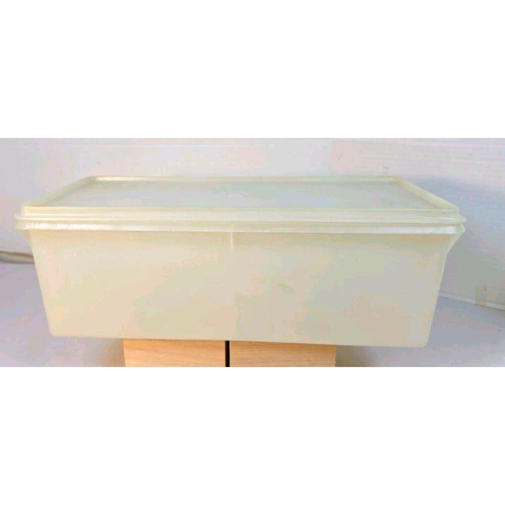Vintage Tupperware Large Bread Keeper Storage Container Vintage 1960's